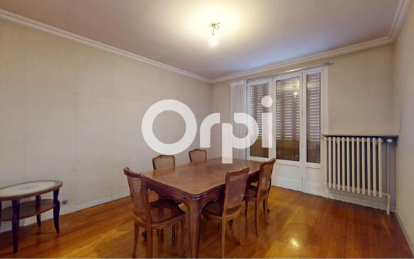 Maison à vendre    6 pièces •  Bron