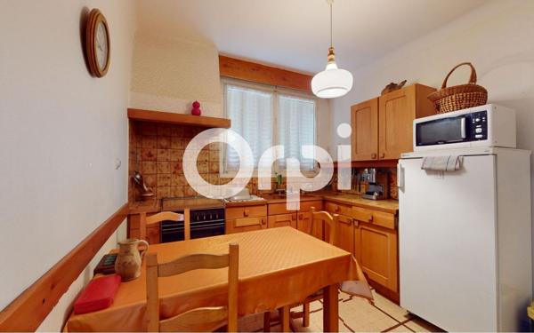 Maison à vendre    6 pièces •  Bron