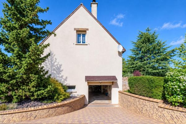 Maison à Savigné-l'Évêque, 72460 - 6 pièces 145m²