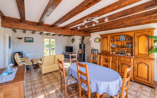 Maison à Savigné-l'Évêque, 72460 - 6 pièces 145m²