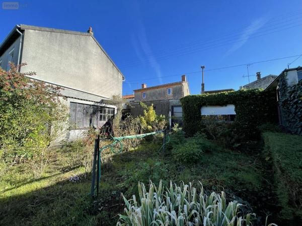 Maison à vendre à Argentonnay dans les Deux-Sèvres (79150), ref : AGM 56*