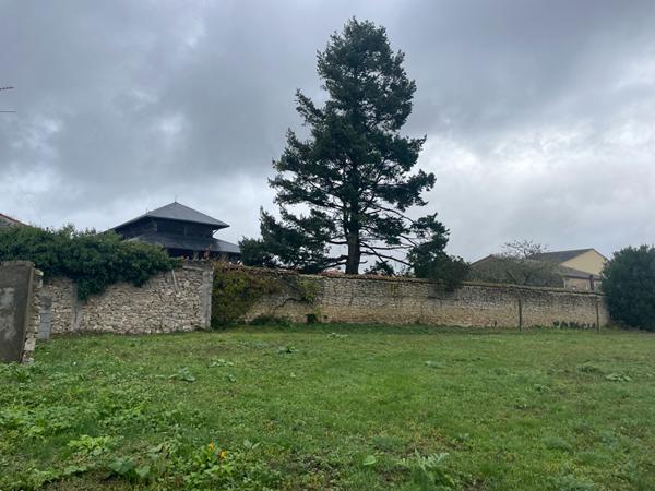 Terrain Avrille 1277 m2