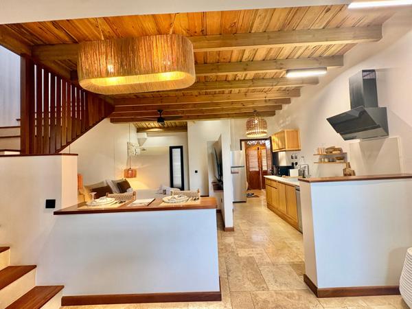 Ensemble immobilier de 2 logements avec Jacuzzi à L'Étang-Salé