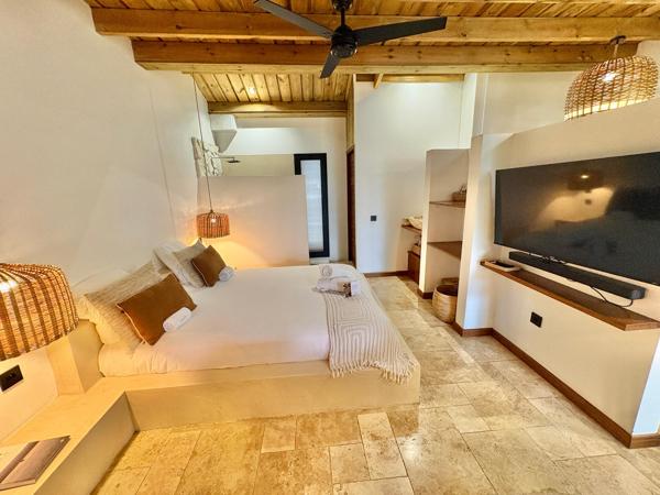 Ensemble immobilier de 2 logements avec Jacuzzi à L'Étang-Salé