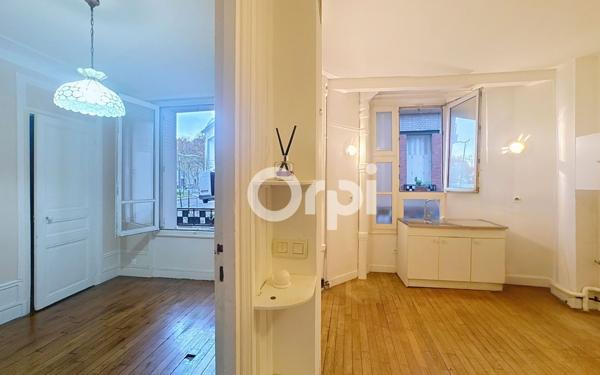 Appartement à vendre    4 pièces • 48,70 m2 Paris 15