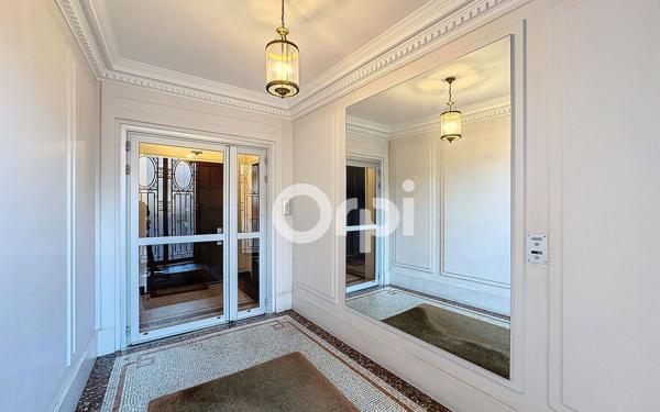 Appartement à vendre    4 pièces • 48,70 m2 Paris 15