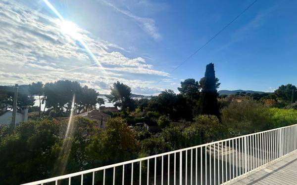 Appartement à vendre    3 pièces • 58 m2 La Seyne-sur-Mer