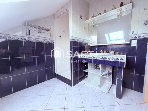 Corps de ferme avec 2 hectares de terrain à 20 minutes de Brive