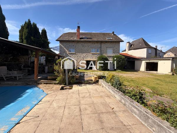 Corps de ferme avec 2 hectares de terrain à 20 minutes de Brive
