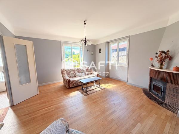 Corps de ferme avec 2 hectares de terrain à 20 minutes de Brive