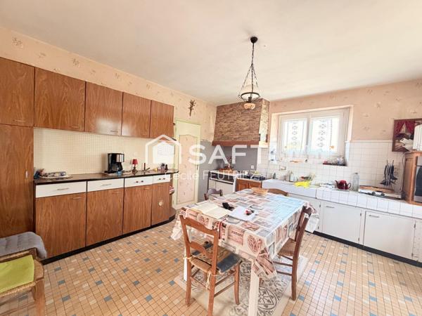 Corps de ferme avec 2 hectares de terrain à 20 minutes de Brive