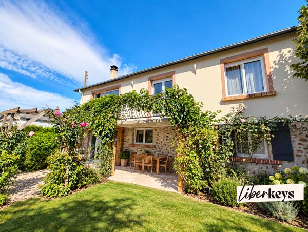 Maison familiale PRÊTE À VIVRE de 120m2- centre de L'AIGLE  - 4 chambres - terrain de 625m2 et balcon orienté sud