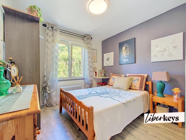 Maison familiale PRÊTE À VIVRE de 120m2- centre de L'AIGLE  - 4 chambres - terrain de 625m2 et balcon orienté sud