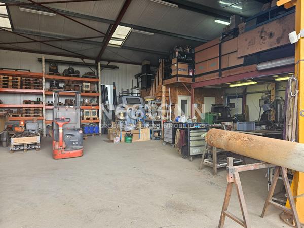 A LOUER - Local commercial / professionnel sur Petosse