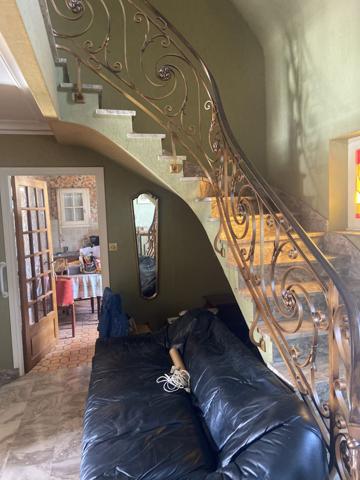 À vendre - Maison, 8 pièces située à Carhaix-Plouguer (29270)