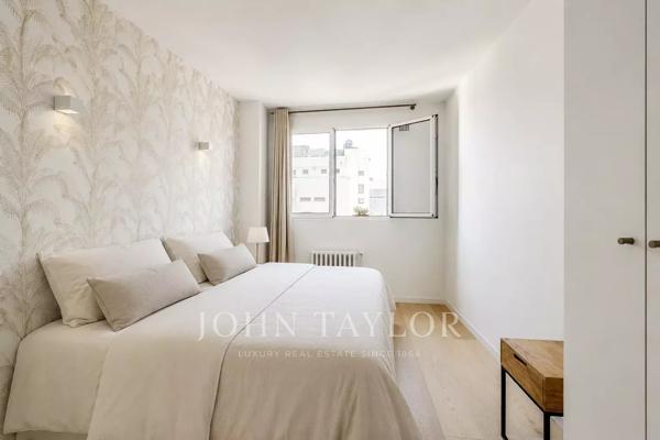 Appartement 3 pièces en étage élevé avec vues Tour Eiffel et Invalides