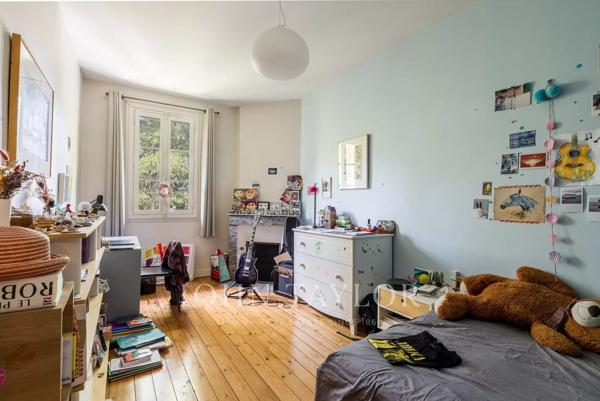 Hôtel Particulier - Meublé - 5 chambres - 1 bureau - Jardin - Saint-Seurin