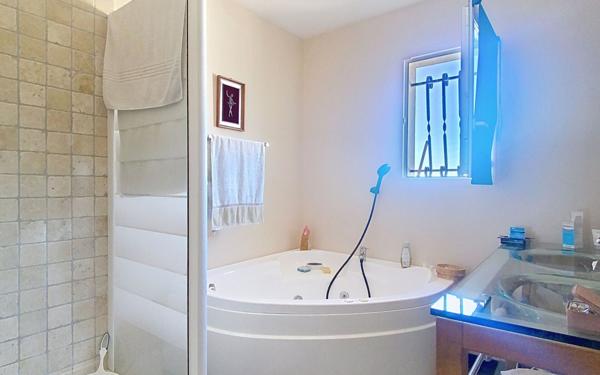 Maison à vendre    4 pièces •  Sorgues