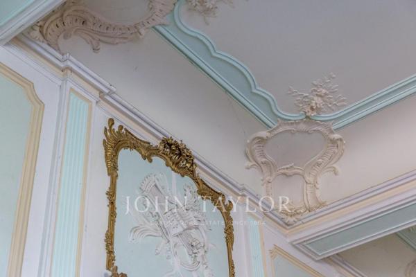 Château historique dominant la vallée de la Garonne - Sud Gironde - John Taylor Bordeaux