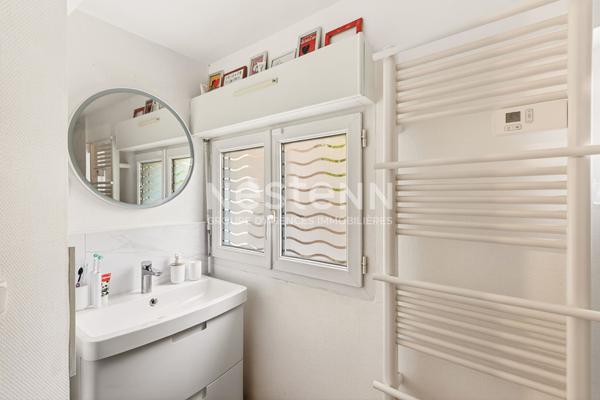 VENTE MAISON DE VILLE QUARTIER SAINT YVES TROIS CHAMBRES ET JARDIN CLOS