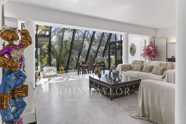Villa d’architecte avec rooftop – Vue mer, volumes spectaculaires & terrain paysager