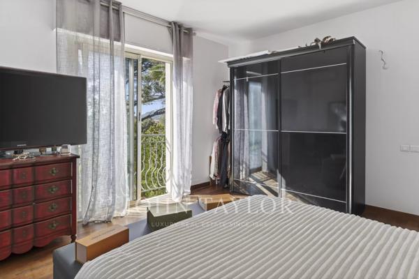 Villa d’architecte avec rooftop – Vue mer, volumes spectaculaires & terrain paysager