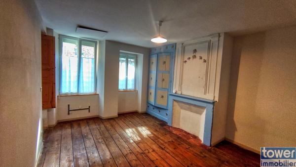 MAISON DE VILLAGE 221 m2 et sa GRANGE AMENAGEABLE 46700 PUY L EVEQUE