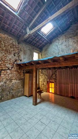 MAISON DE VILLAGE 221 m2 et sa GRANGE AMENAGEABLE 46700 PUY L EVEQUE