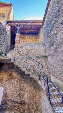 MAISON DE VILLAGE 221 m2 et sa GRANGE AMENAGEABLE 46700 PUY L EVEQUE