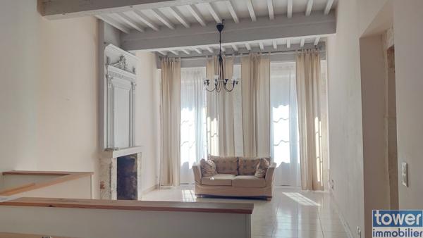 MAISON DE VILLAGE 221 m2 et sa GRANGE AMENAGEABLE 46700 PUY L EVEQUE