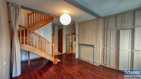 MAISON DE VILLAGE 221 m2 et sa GRANGE AMENAGEABLE 46700 PUY L EVEQUE