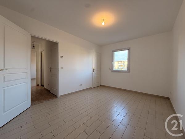 Appartement T3 à vendre  3 pièces - 78 m2 GUILHERAND GRANGES - 07