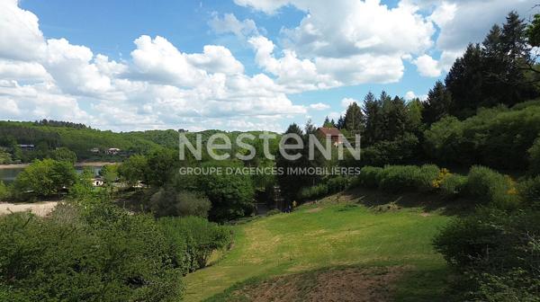 Au Rouget Pers, à vendre Terrain d'exception viabilisé avec vue sur le lac, 1 540 m². Rare à la vente !