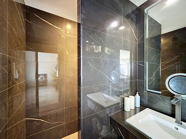 Appartement Nice 3 pièce(s) 53.3 m2