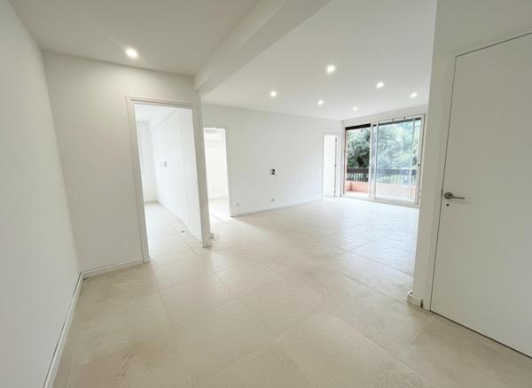 T4 rénové de 84 m² avec balcon filant, ascenseur et parking