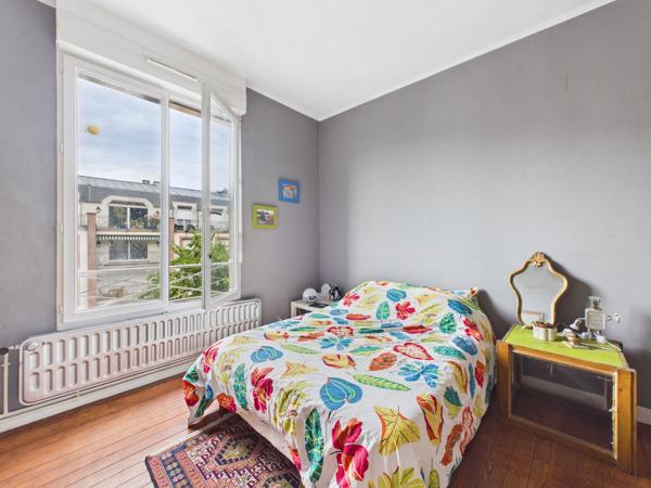 Appartement
         2 pièces
        - 68 m² Exclusivité 129 000 € *