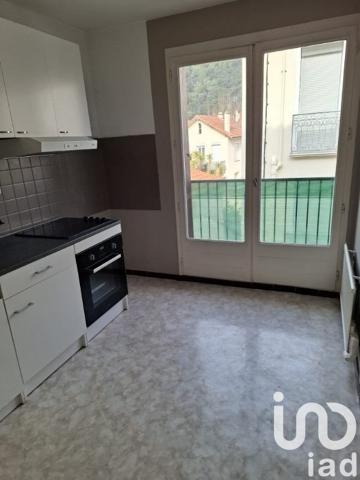 Appartement 3 pièces de 57 m² à Amélie-les-Bains-Palalda (66110)