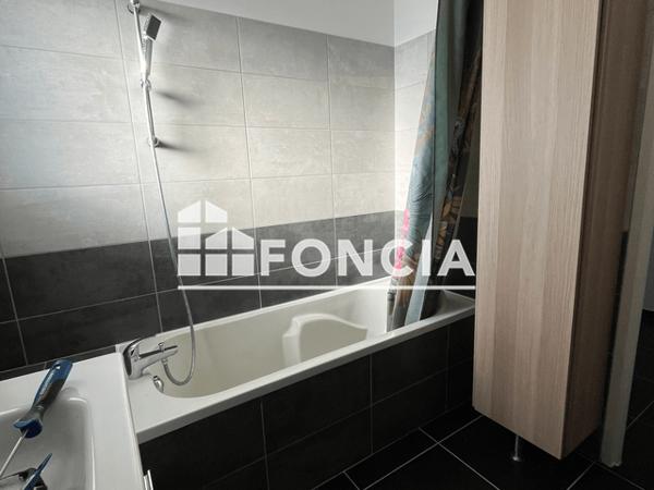 Location Appartement 3 pièces 64.6 m² - 626 CHEMIN DES PINCHINADES Les Pennes Mirabeau 13170