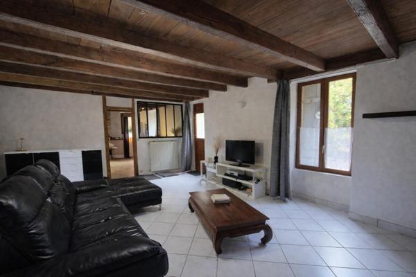 Belle Longère atypique de 162 m2 habitables, rénovée avec goût dans le Morbihan  (15 kms de Lorient  -2.5 km d'Hennebont - 6 kms de Languidic - 15 kms de la mer)