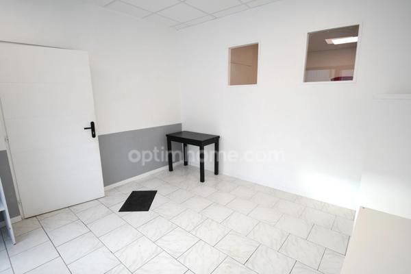 Local professionnel loué – 55,67 m² – Rentabilité immédiate – Proche Luxembourg