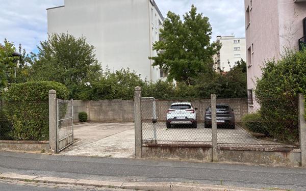Stationnement à louer    Rosny-sous-Bois