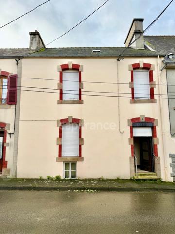 IMMEUBLE - Deux T2 de 42m2 à vendre 5 pièces CARHAIX PLOUGUER (29)