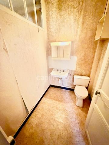 IMMEUBLE - Deux T2 de 42m2 à vendre 5 pièces CARHAIX PLOUGUER (29)