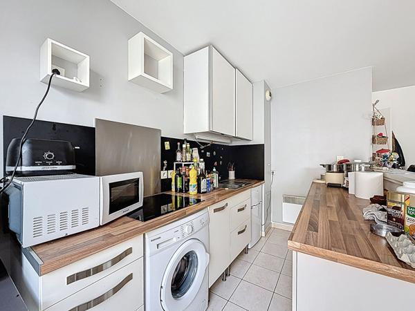 BAS-MONTREUIL, RUE DU PROGRES, PROCHE DE LA PLACE DE LA REPUBLIQUE, 2 PIECES AU CALME SUR COUR