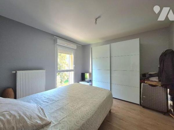 Appartement T2 de standing avec balcon, parking et vue sur la verdure

Au sein d'une copropri...