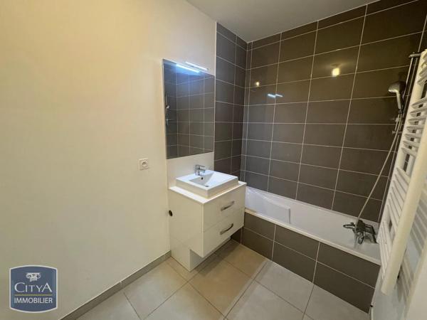 Appartement à louer 4 pièces 90.87m² Ferney-Voltaire (01210)