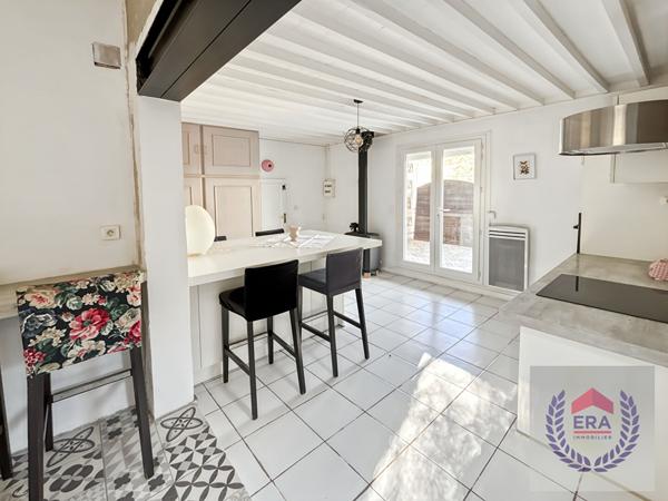 En Exclusivité chez ERA immobilier maison et studio avec jardin et parking