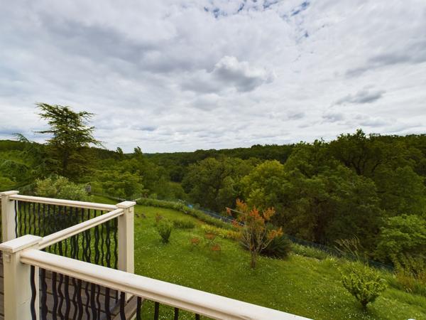Belvèze (82150) TARN ET GARONNE Maison en pierre avec 3 chambres, maison d'amis, piscine et 8686m2 de terrain