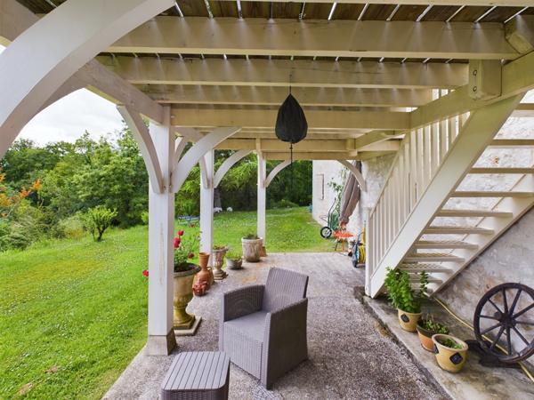 Belvèze (82150) TARN ET GARONNE Maison en pierre avec 3 chambres, maison d'amis, piscine et 8686m2 de terrain