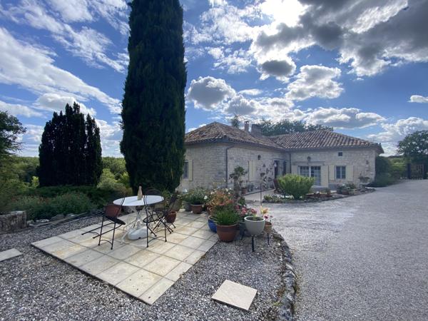 Belvèze (82150) TARN ET GARONNE Maison en pierre avec 3 chambres, maison d'amis, piscine et 8686m2 de terrain